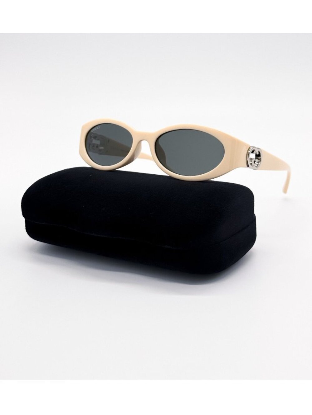 NWT Gucci GG1662SA 004 White Gray Oval Women Sunglasses